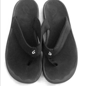 OluKai OHANA sandal in black